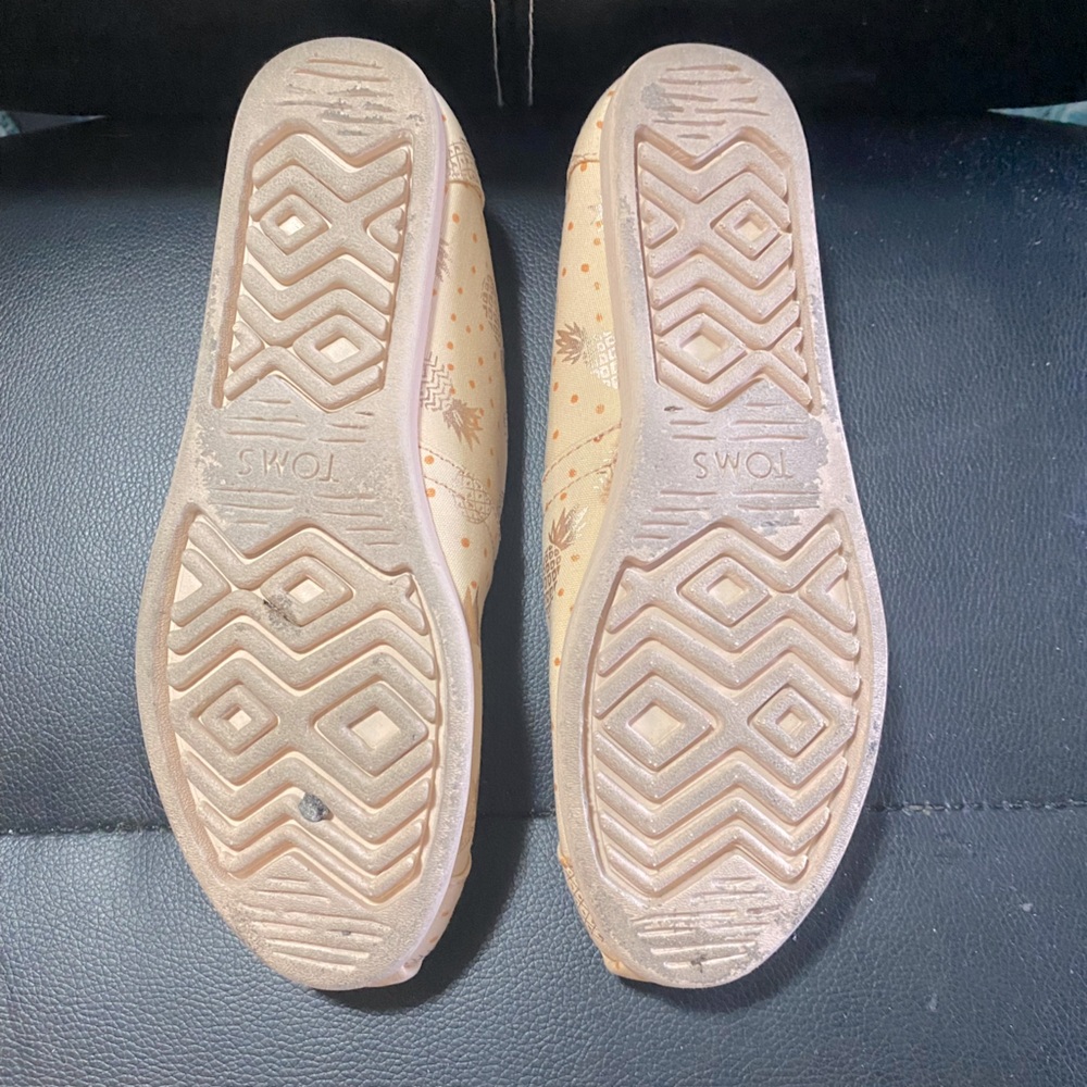 TOMS Women's Rose Gold Pineapple Print Slip-On Shoes Cream Size 6.5 - Picture 11 of 12